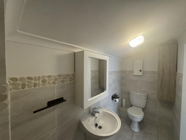 To Let 1 Bedroom Property for Rent in Royal Ascot Western Cape